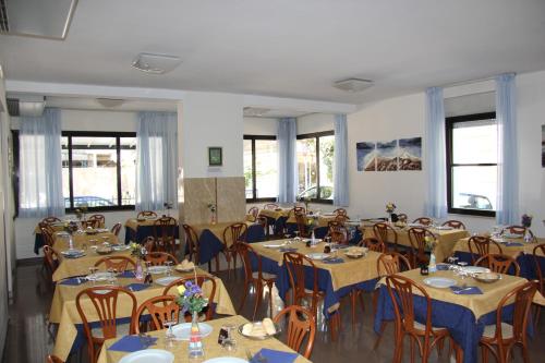 Imagen general del Hotel Vela Azzurra. Foto 7