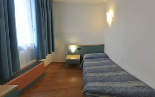 Imagen de la habitación del Hotel Vela, Trento. Foto 7