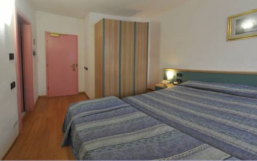 Imagen de la habitación del Hotel Vela, Trento. Foto 8