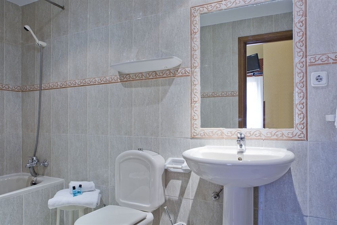 Imagen de la habitación del Hotel Velázquez 45 by Pillow. Foto 10