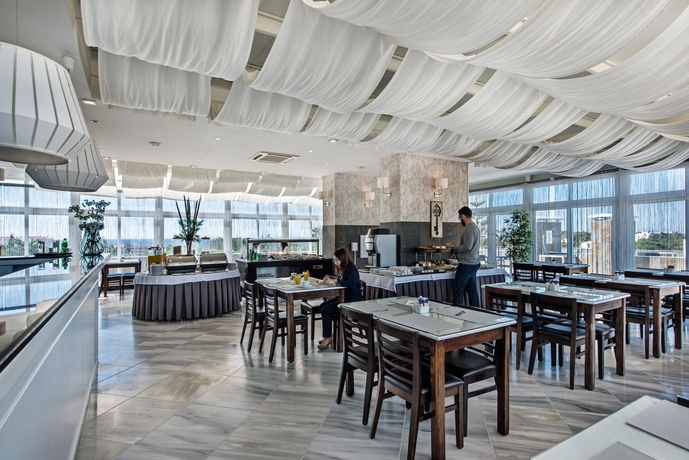 Imagen del bar/restaurante del Hotel Velamar Boutique - Adults Friendly. Foto 8