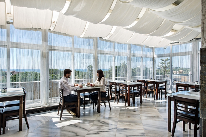 Imagen del bar/restaurante del Hotel Velamar Boutique - Adults Friendly. Foto 9