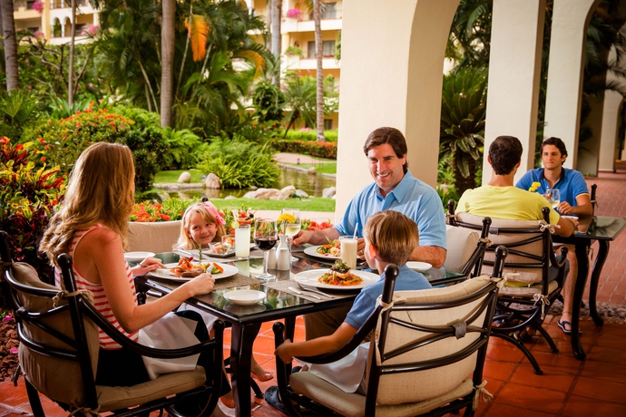 Imagen del bar/restaurante del Hotel Velas Vallarta Suite Resort. Foto 4