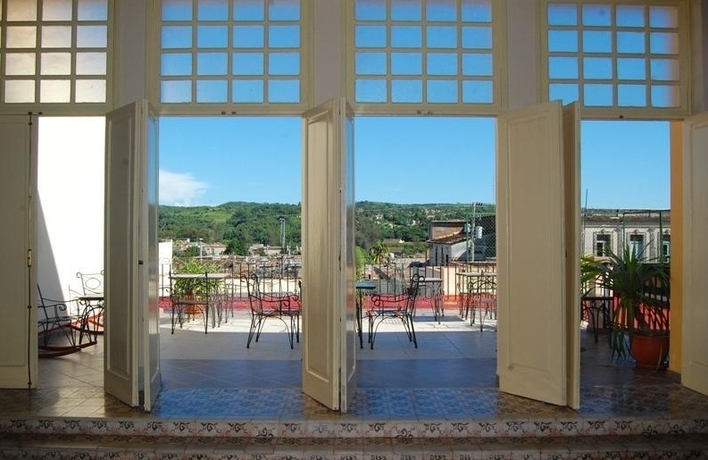 Imagen general del Hotel Velasco. Foto 4