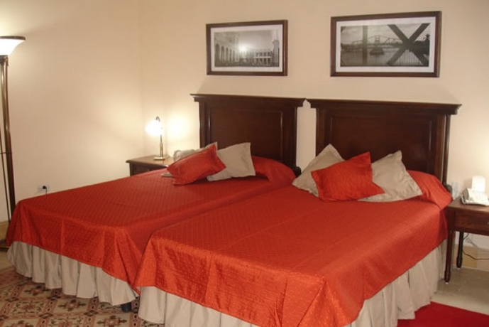 Imagen general del Hotel Velasco. Foto 16