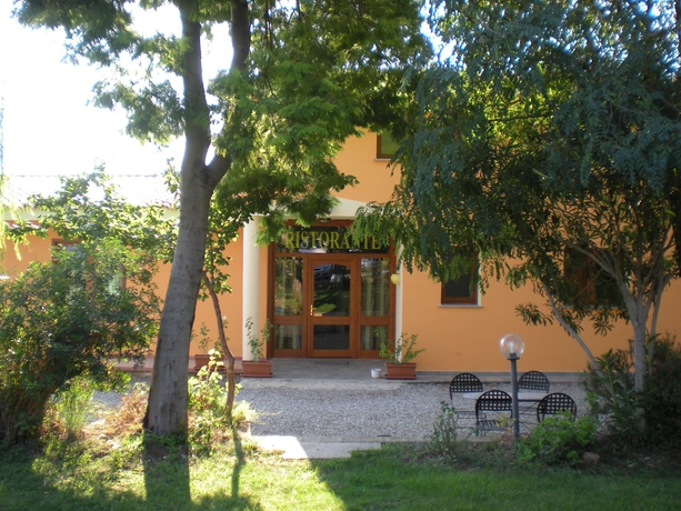 Imagen de los exteriores del Hotel Velasole. Foto 7