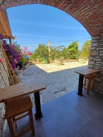 Imagen de la habitación del Hotel Velco BB Himara. Foto 11