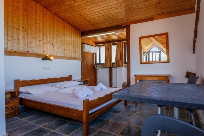 Imagen de la habitación del Hotel Velendzas Holidays. Foto 4