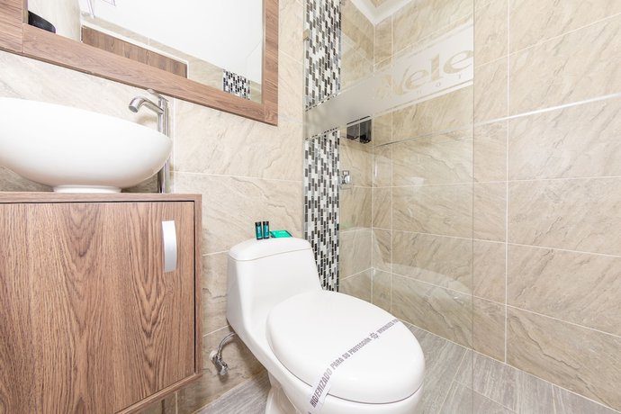 Imagen de la habitación del Hotel Velero. Foto 18