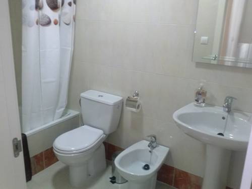 Imagen de la habitación del Hotel Velez Nazari. Foto 10