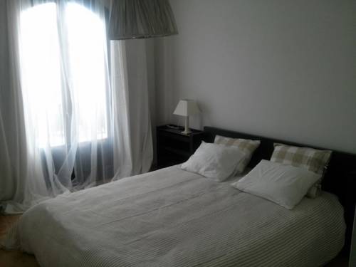 Imagen de la habitación del Hotel Velez Nazari. Foto 12