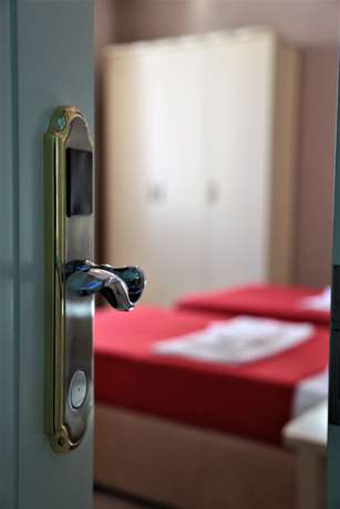 Imagen de la habitación del Hotel Veliera. Foto 2