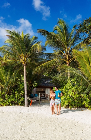 Imagen de los exteriores del Hotel Veligandu Island Resort and Spa. Foto 11