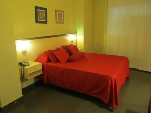 Imagen general del Hotel Velilla, Velilla de San Antonio. Foto 4