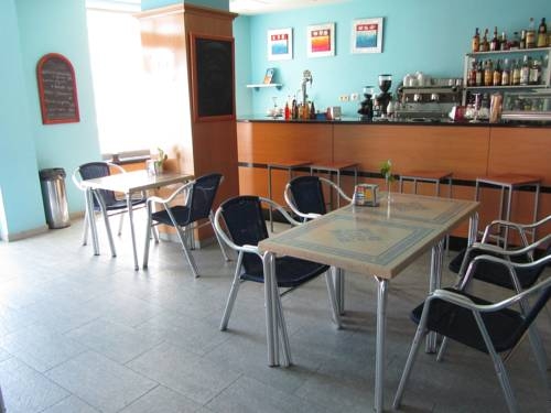 Imagen general del Hotel Velilla, Velilla de San Antonio. Foto 5