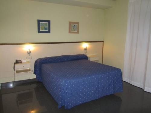 Imagen general del Hotel Velilla, Velilla de San Antonio. Foto 7