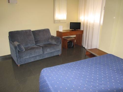 Imagen del bar/restaurante del Hotel Velilla, Velilla de San Antonio. Foto 15