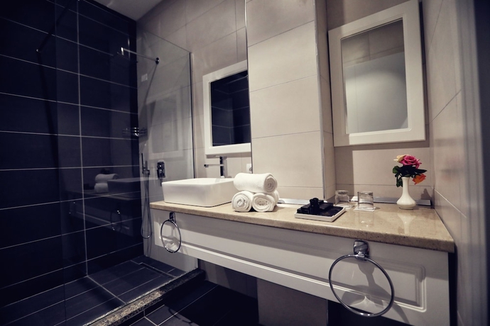 Imagen de la habitación del Hotel Velipoja Grand Europa Resort. Foto 7