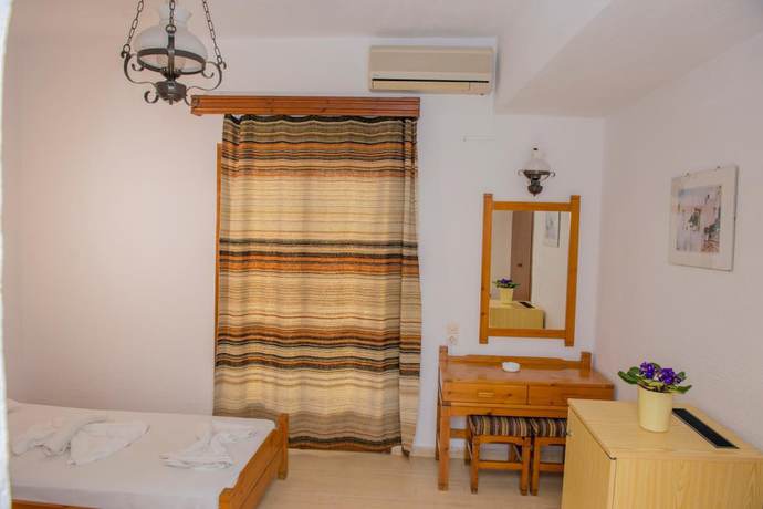 Imagen de la habitación del Hotel Velissarios. Foto 9