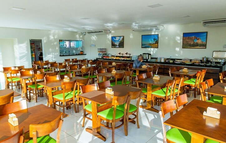Imagen del bar/restaurante del Hotel Velit. Foto 2