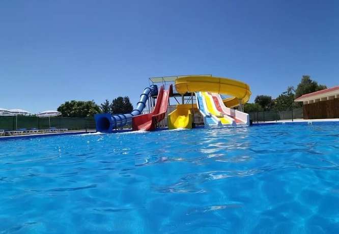 Imagen de la piscina del Hotel Velmer. Foto 19