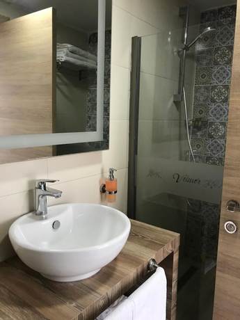 Imagen de la habitación del Hotel Velmer. Foto 14