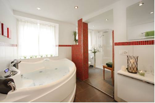 Imagen de la habitación del Hotel Velohotel Hirschen. Foto 8