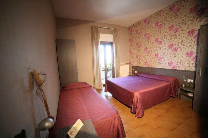 Imagen de la habitación del Hotel Velus. Foto 3