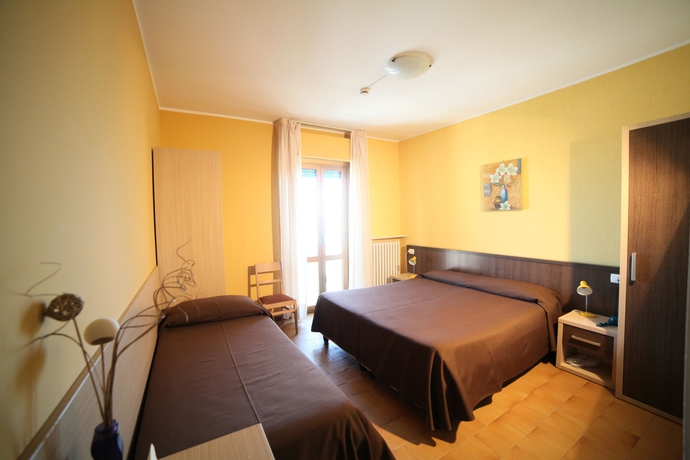 Imagen de la habitación del Hotel Velus. Foto 5