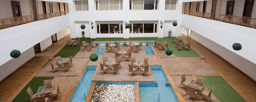 Imagen de los exteriores del Hotel Velvet Clarks Exotica. Foto 10