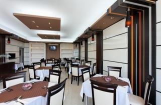 Imagen del bar/restaurante del Hotel Vemara Club. Foto 7