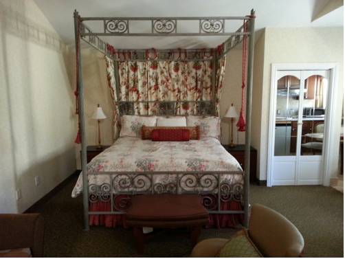 Imagen de la habitación del Hotel Vendange Carmel Inn and Suites. Foto 5