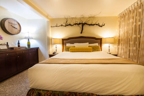 Imagen de la habitación del Hotel Vendange Carmel Inn and Suites. Foto 11