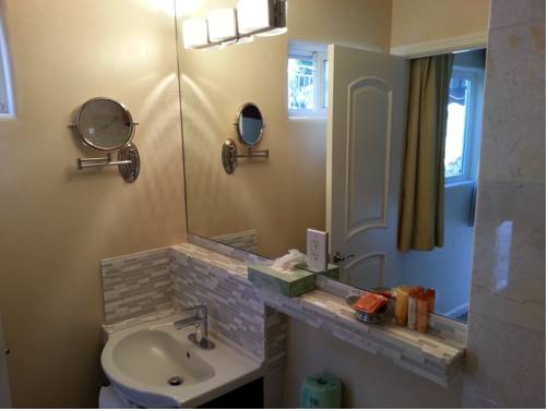 Imagen de la habitación del Hotel Vendange Carmel Inn and Suites. Foto 14