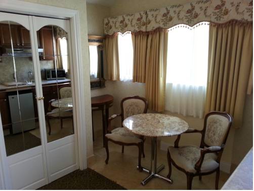 Imagen de la habitación del Hotel Vendange Carmel Inn and Suites. Foto 16