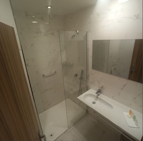 Imagen de la habitación del Hotel Vendome Khaled. Foto 14