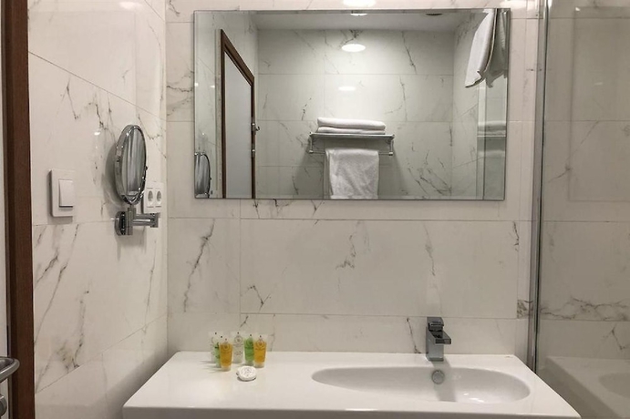 Imagen de la habitación del Hotel Vendome Khaled. Foto 16