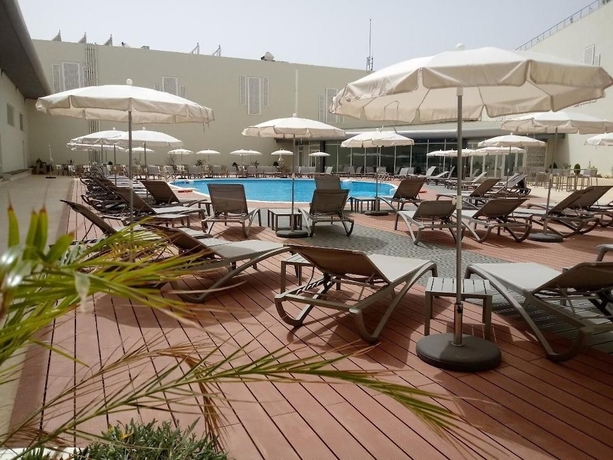Imagen de la piscina del Hotel Vendome Khaled. Foto 18