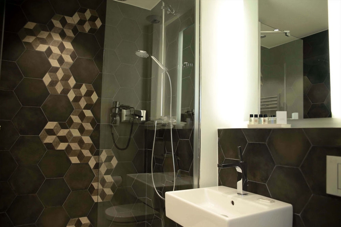 Imagen de la habitación del Hotel Vendome Saint Germain. Foto 8