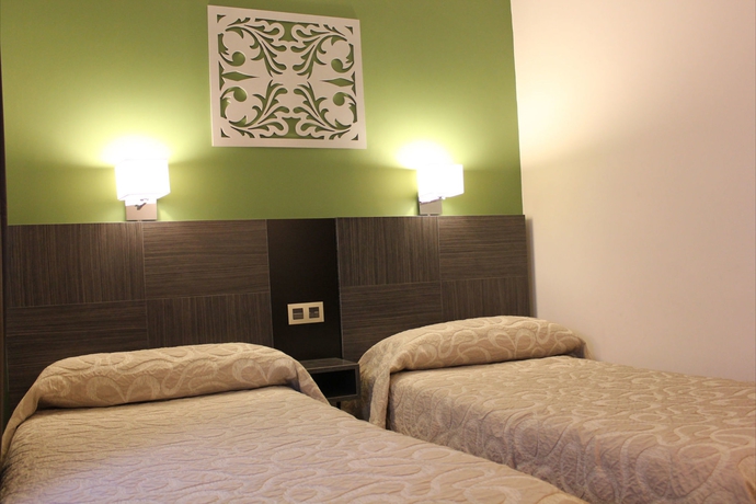 Imagen de la habitación del Hotel Venecia, Sevilla. Foto 7