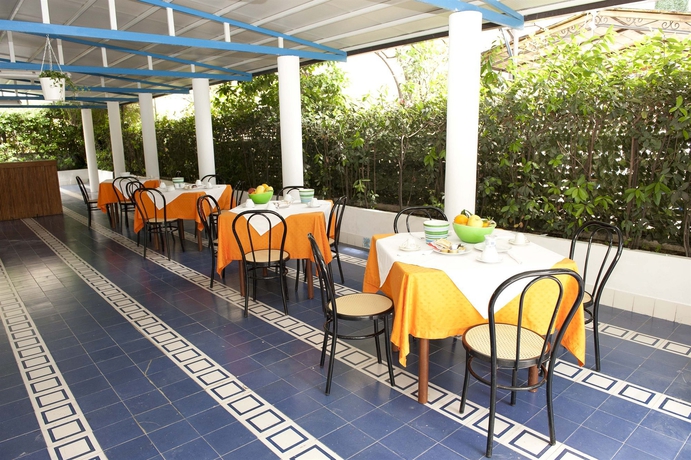 Imagen del bar/restaurante del Hotel Venere, Ascea. Foto 2