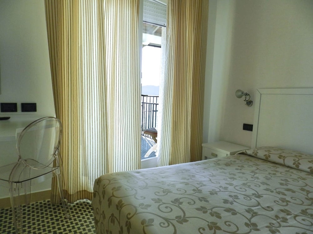 Imagen de la habitación del Hotel Venere Azzurra. Foto 4