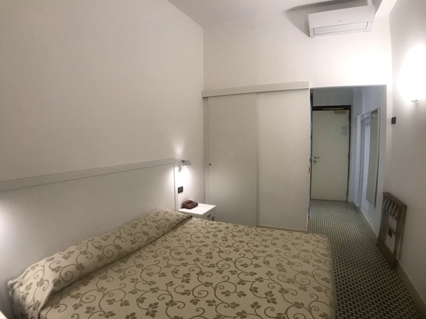 Imagen de la habitación del Hotel Venere Azzurra. Foto 14