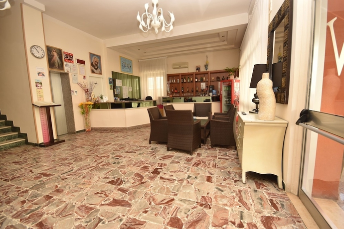 Imagen de los interiores del Hotel Venere, Rimini. Foto 19