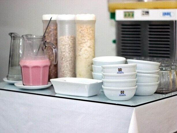 Imagen del bar/restaurante del Hotel Veneza, Brusque. Foto 17