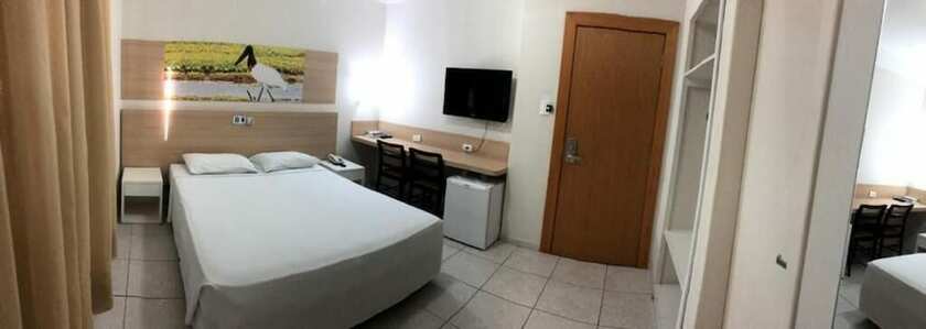 Imagen de la habitación del Hotel Veneza Palace. Foto 19