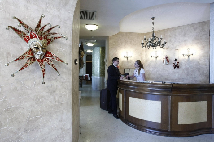 Imagen de los interiores del Hotel Venezia By Zeus International. Foto 7