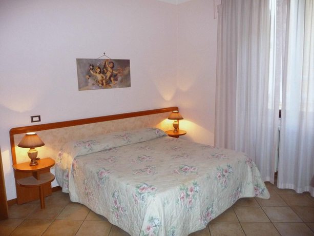 Imagen de la habitación del Hotel Venezia, Gallo. Foto 6