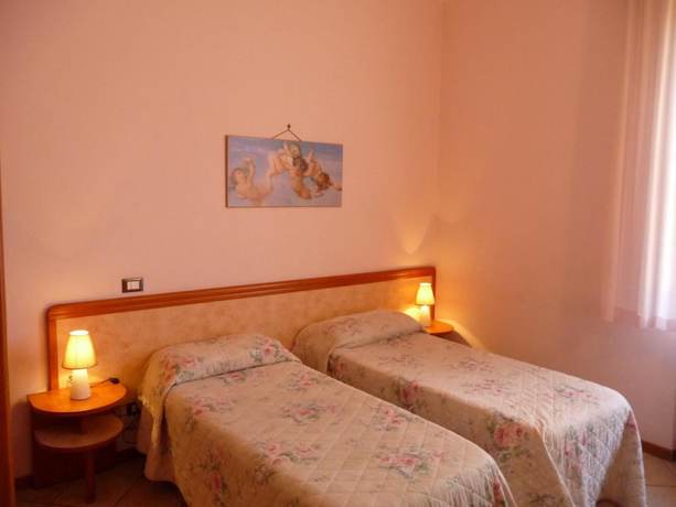 Imagen de la habitación del Hotel Venezia, Gallo. Foto 10