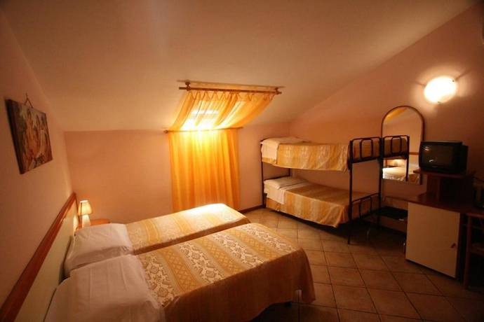 Imagen de la habitación del Hotel Venezia, Gallo. Foto 11